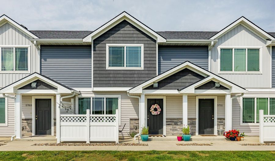5707 NE Lowell Ln, Ankeny, IA 50021 - 2 Beds, 3 Bath