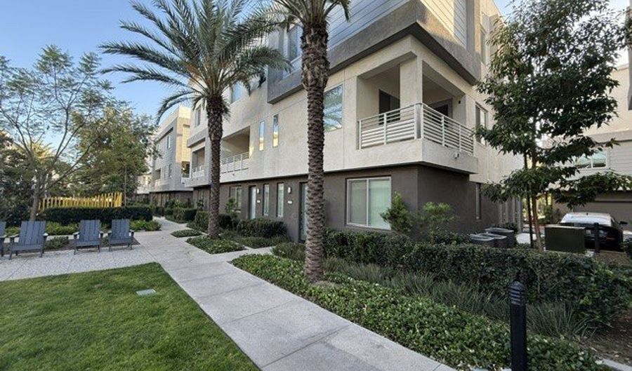 1868 S Westside Dr 28, Anaheim, CA 92805 - 4 Beds, 4 Bath