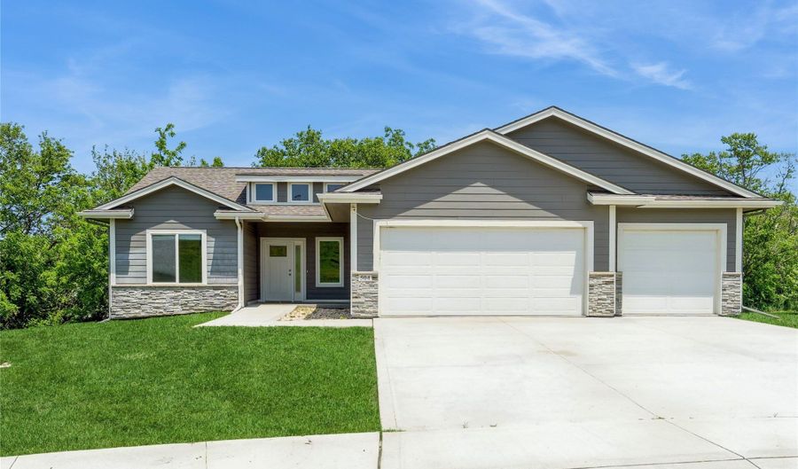 504 11th St, Adair, IA 50002 - 4 Beds, 3 Bath