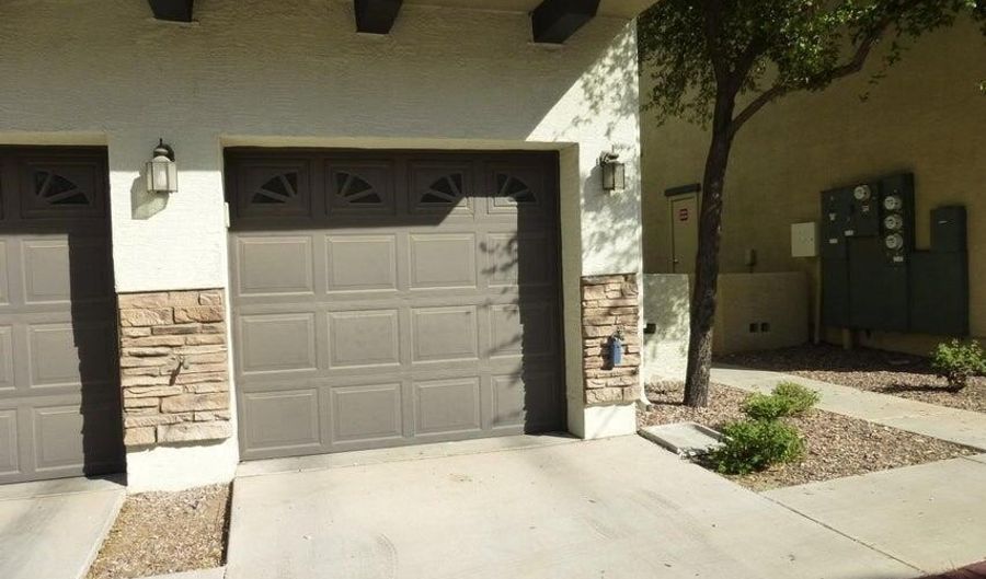 2727 N PRICE Rd 28, Chandler, AZ 85224 - 2 Beds, 2 Bath
