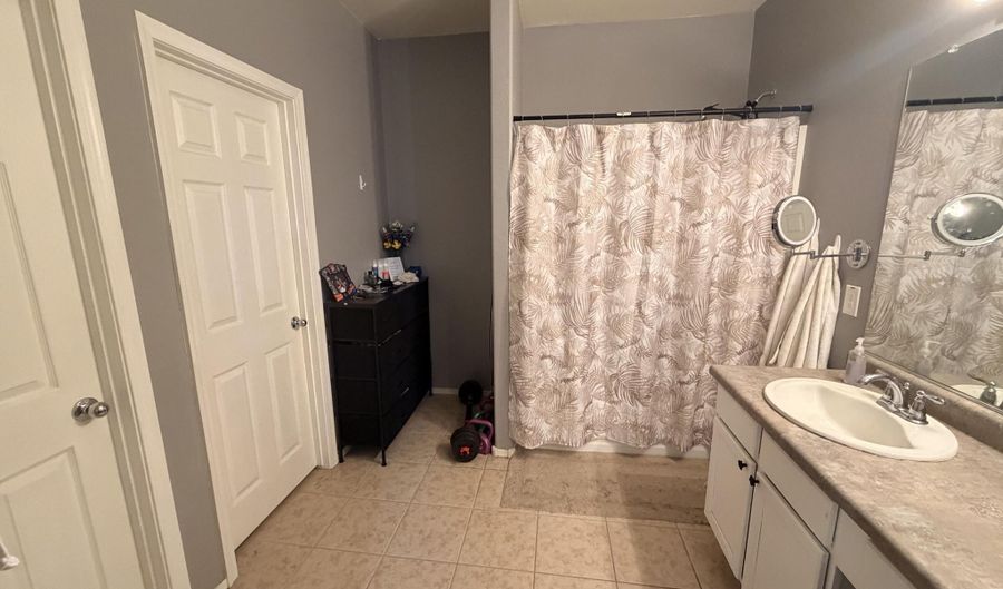 12021 W DAVIS Ln, Avondale, AZ 85323 - 2 Beds, 2 Bath