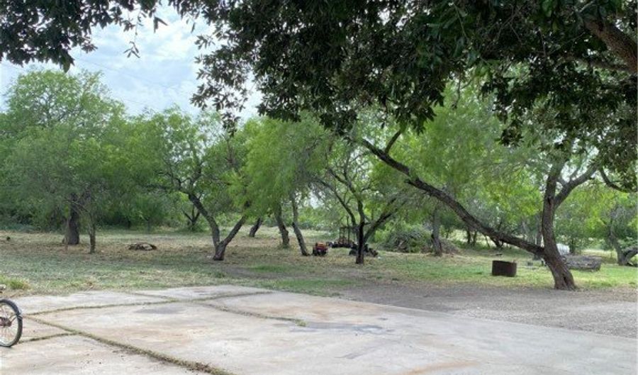 403 County Road 324 Cir, Alice, TX 78332 - 3 Beds, 2 Bath