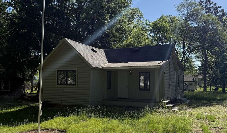 224 N Elm St, Adams, WI 53910 - 2 Beds, 1 Bath