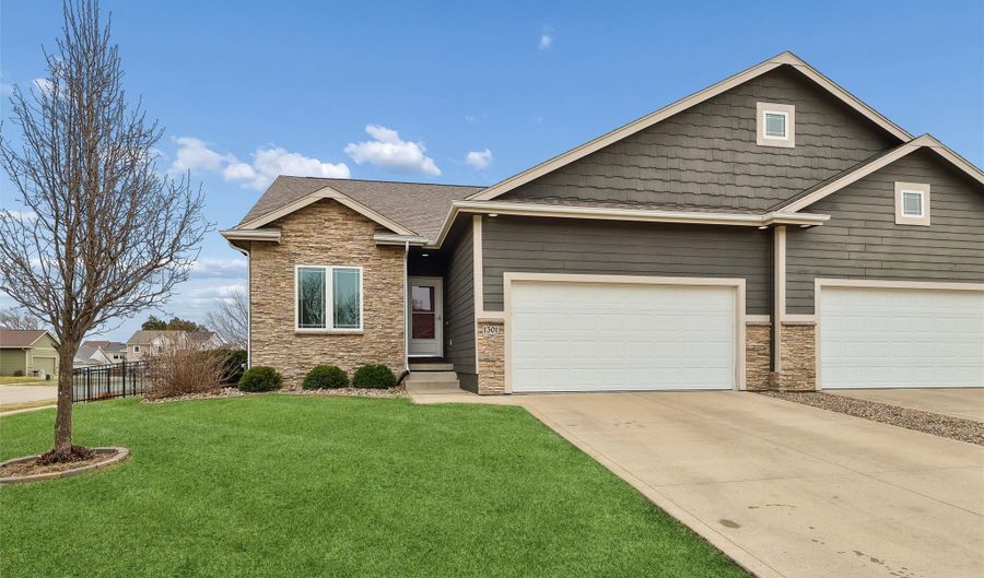 1301 S 13th St, Adel, IA 50003 - 3 Beds, 3 Bath