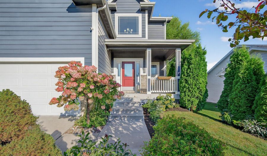 1734 S 11th St, Adel, IA 50003 - 5 Beds, 4 Bath