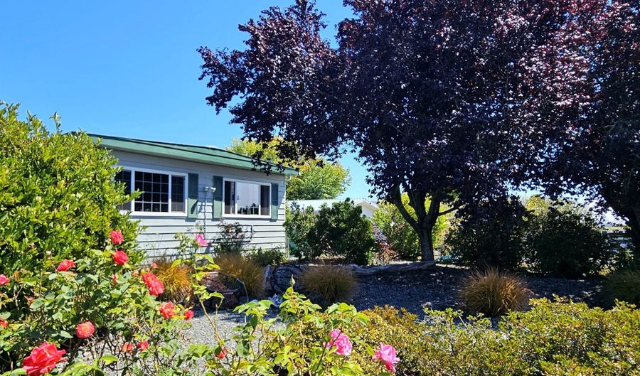 15961 BAY VIEW Dr, Brookings, OR 97415 - 2 Beds, 2 Bath