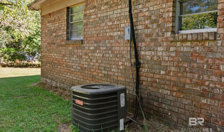 605 Dow Ct, Bay Minette, AL 36507 - 3 Beds, 1 Bath