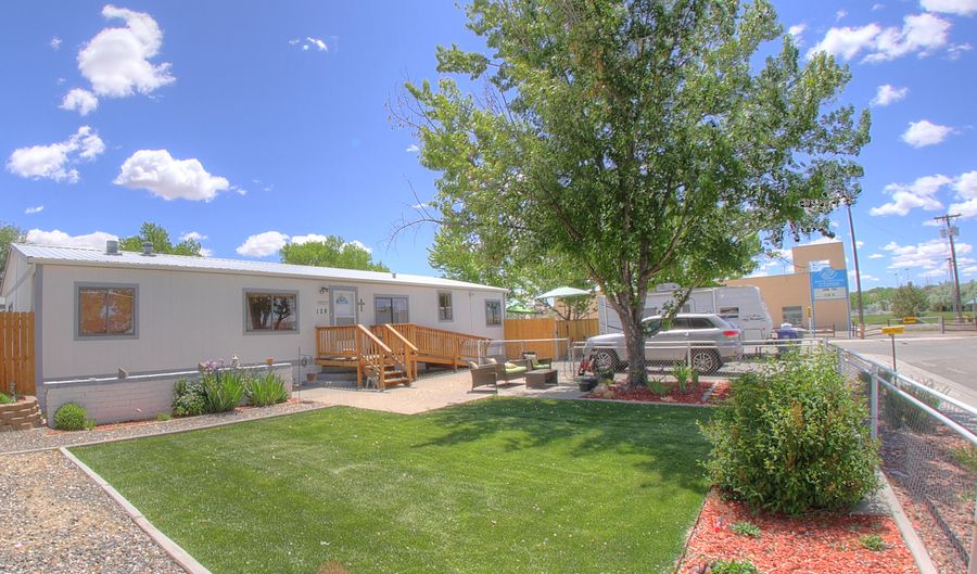 128 W PEARCE Ave, Bloomfield, NM 87413 - 3 Beds, 2 Bath