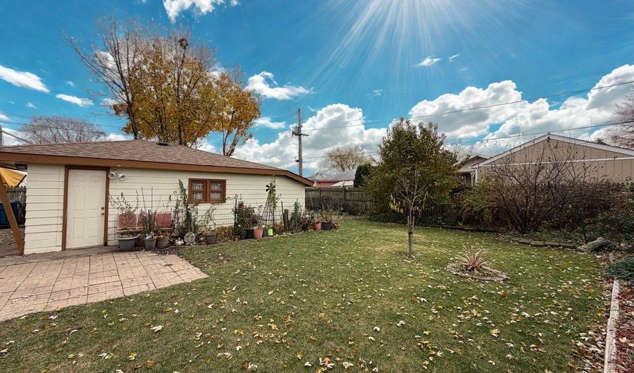 539 W Rose Ave, Addison, IL 60101 - 3 Beds, 2 Bath