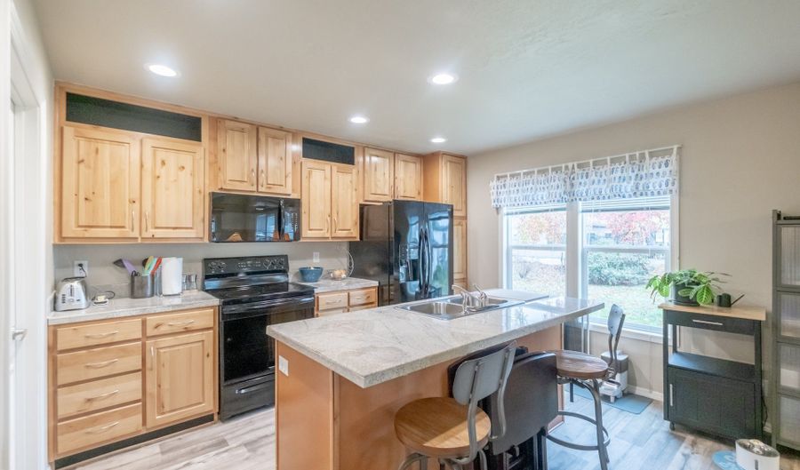 34505 RIVERSIDE Dr, Albany, OR 97321 - 2 Beds, 2 Bath