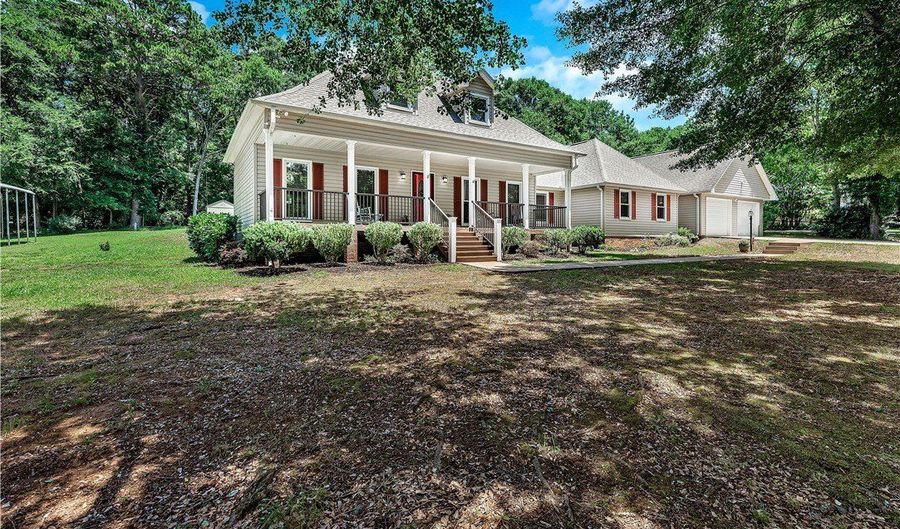 910 Chantilly Ln, Anderson, SC 29625 - 4 Beds, 3 Bath