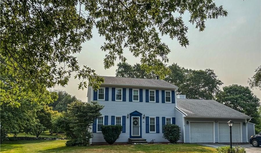 28 Mast Ct, Middletown, RI 02842 - 4 Beds, 4 Bath