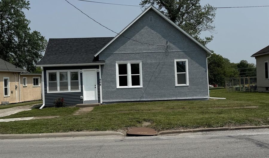 808 S Clinton St, Albia, IA 52531 - 2 Beds, 1 Bath