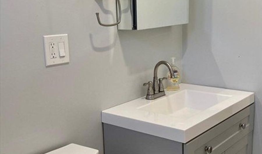 8 Groom St 3, Boston, MA 02125 - 3 Beds, 1 Bath