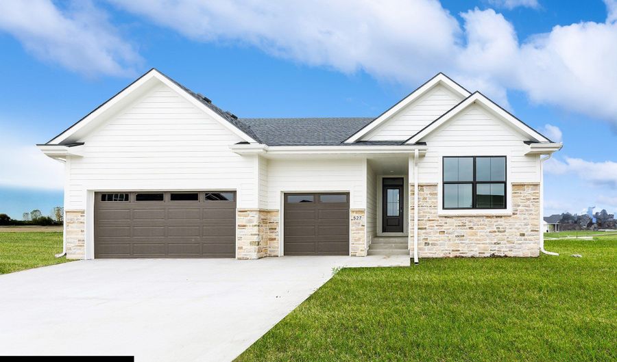 410 NE 59th St, Ankeny, IA 50021 - 3 Beds, 2 Bath