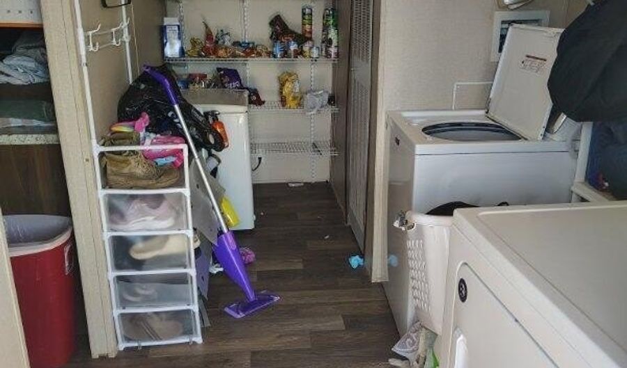 22884 NW Lake Mckinzie Blvd, Altha, FL 32421 - 4 Beds, 3 Bath