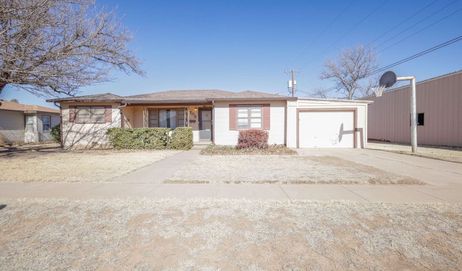 708 15th St, Abernathy, TX 79311 - 3 Beds, 2 Bath