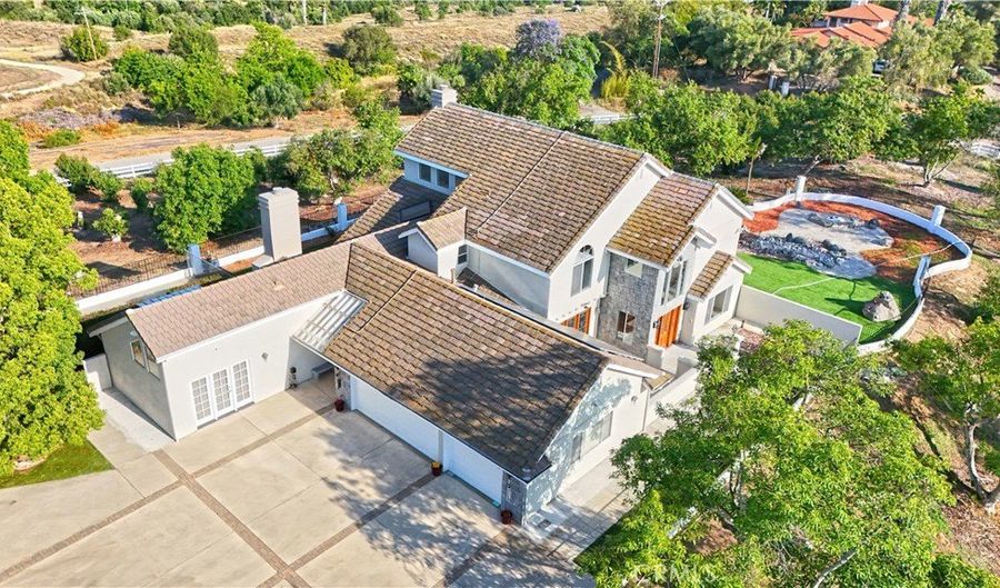 40620 Via Ranchitos, Fallbrook, CA 92028 - 4 Beds, 5 Bath
