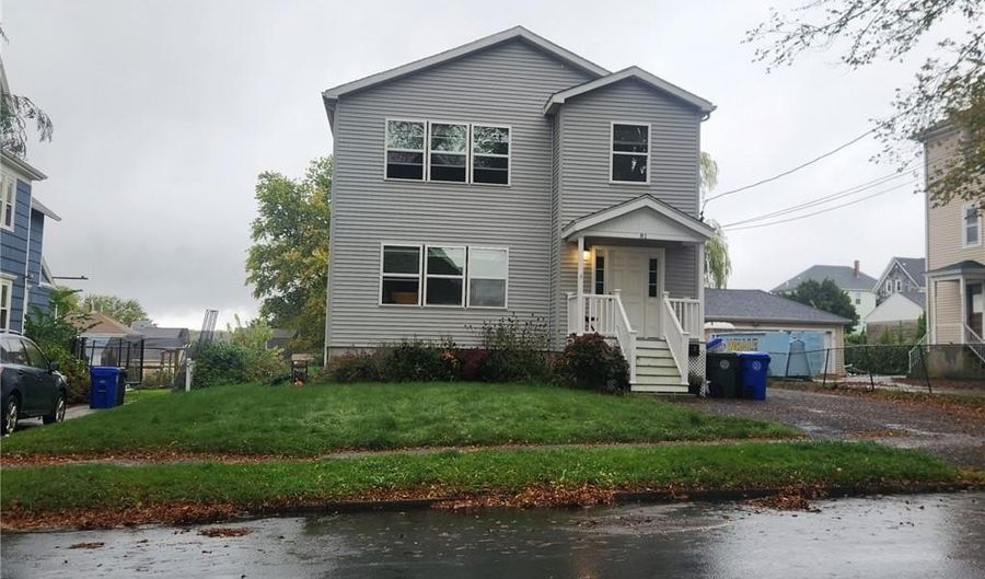 81 Bayview Ave 2, Bristol, RI 02809 - 3 Beds, 2 Bath