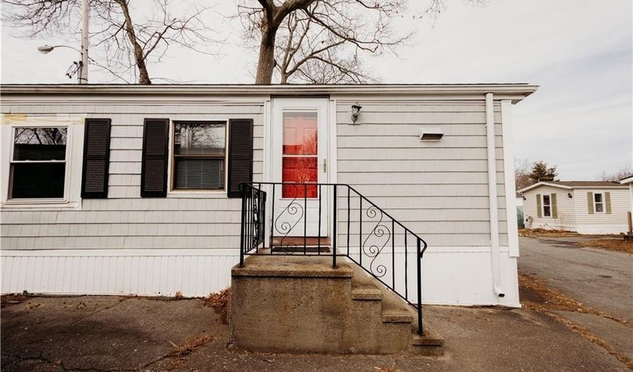 840 Forest Park Ave, Middletown, RI 02842 - 1 Beds, 1 Bath