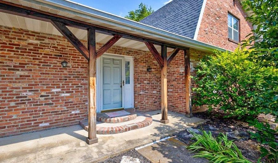 583 S Leatherwood Rd, Bedford, IN 47421 - 5 Beds, 4 Bath