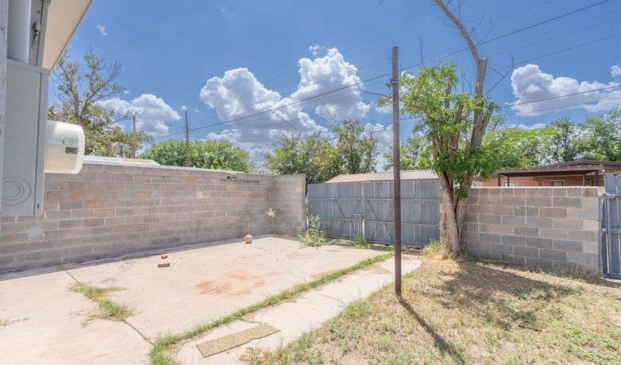 1005 NW 9th St, Andrews, TX 79714 - 3 Beds, 2 Bath