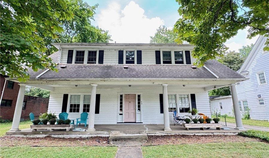 32 Elmdale Ave, Akron, OH 44313 - 4 Beds, 2 Bath