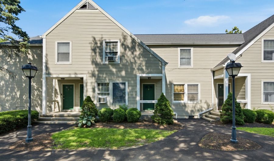 10-14 E Franklin St A2, Danbury, CT 06810 - 2 Beds, 2 Bath