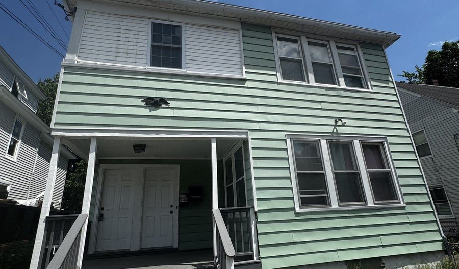 744 Park St 3Rd Fl, Bridgeport, CT 06608 - 3 Beds, 1 Bath