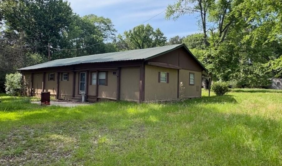 6703 PETE MONTGOMERY Rd, Bastrop, LA 71220 - 4 Beds, 1 Bath