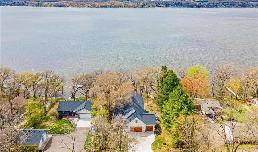 73 197th St, Alden, WI 54026 - 5 Beds, 3 Bath