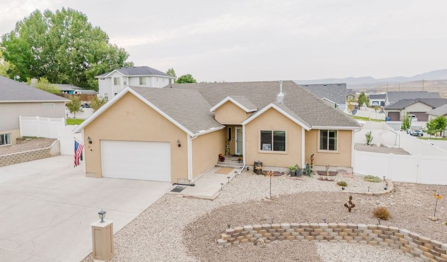 611 Chris Ave, Elko, NV 89801 - 5 Beds, 3 Bath