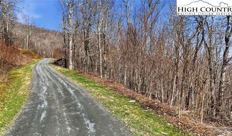 Chappell Farms N lot 7, Banner Elk, NC 28604 - 0 Beds, 0 Bath