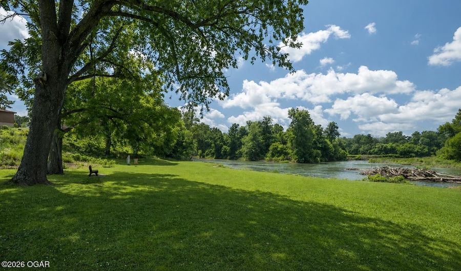 202 Walnut St, Anderson, MO 64831 - 2 Beds, 2 Bath
