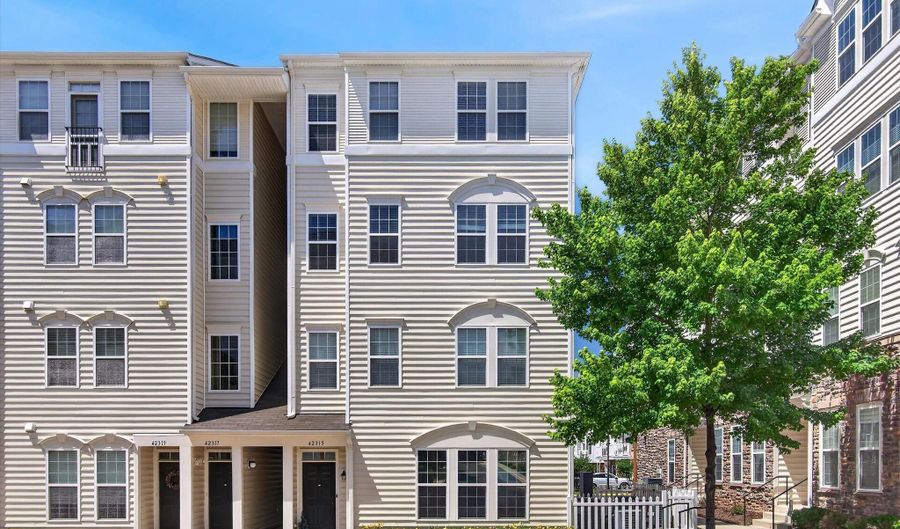 24620 BYRNE MEADOW Sq 300, Aldie, VA 20105 - 2 Beds, 2 Bath