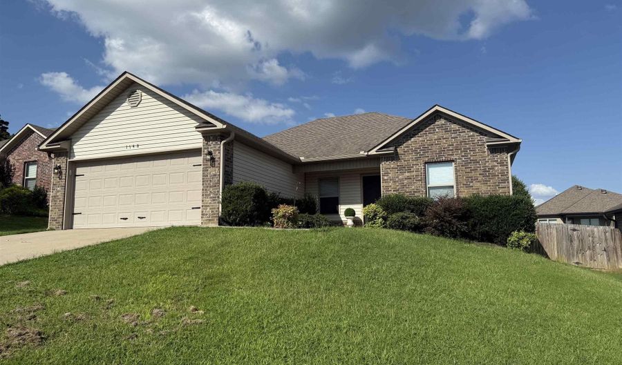 1148 Meadows Dr, Benton, AR 72019 - 3 Beds, 2 Bath