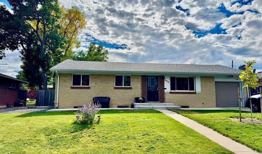 920 W 1st Ave, Broomfield, CO 80020 - 4 Beds, 2 Bath