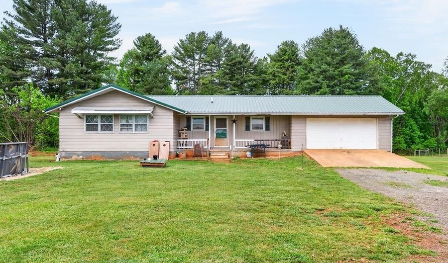 147 Iron Ore Ln, Barren Springs, VA 24313 - 3 Beds, 2 Bath