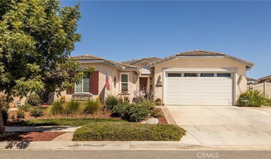34664 Bella Vista Dr, Yucaipa, CA 92399 - 5 Beds, 3 Bath