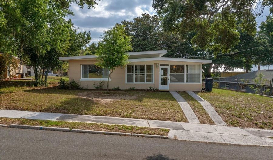 106 N PRADO Ave, Auburndale, FL 33823 - 3 Beds, 2 Bath