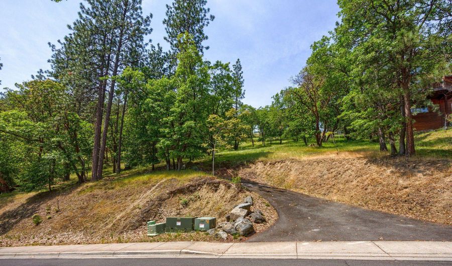 390 Strawberry Ln, Ashland, OR 97520 - 0 Beds, 0 Bath