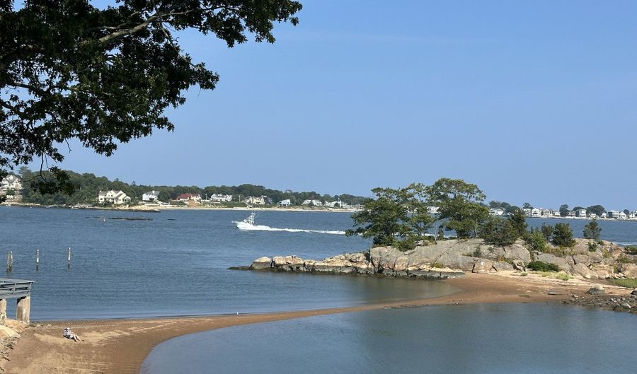 5 Turtle Bay Dr 5, Branford, CT 06405 - 2 Beds, 2 Bath
