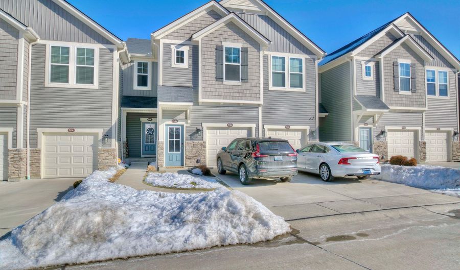 714 Streamside Dr L, Alexandria, KY 41001 - 2 Beds, 3 Bath