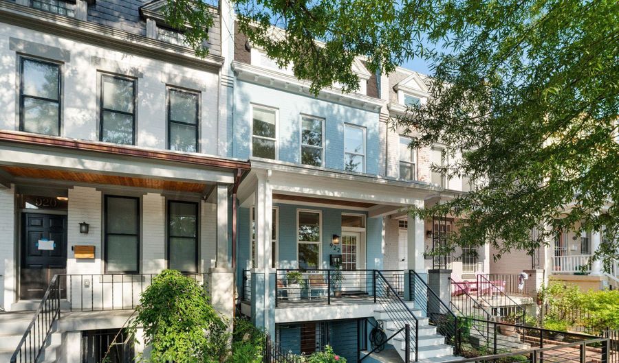 922 8TH St NE, Washington, DC 20002 - 4 Beds, 4 Bath