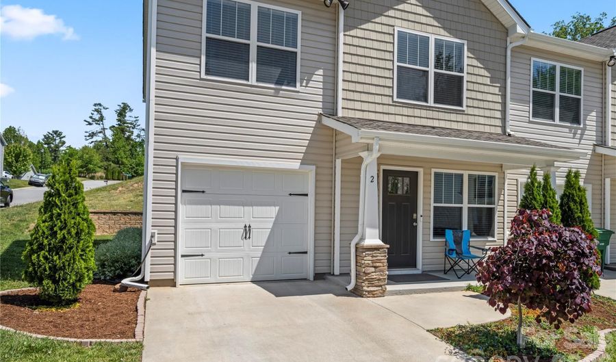 2 Chambers Garden Dr, Arden, NC 28704 - 3 Beds, 3 Bath