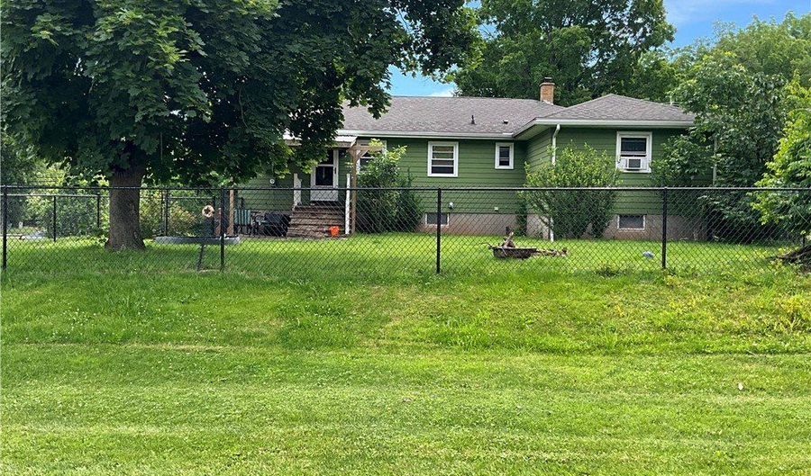 262 N Main St, Albion, NY 14411 - 4 Beds, 1 Bath