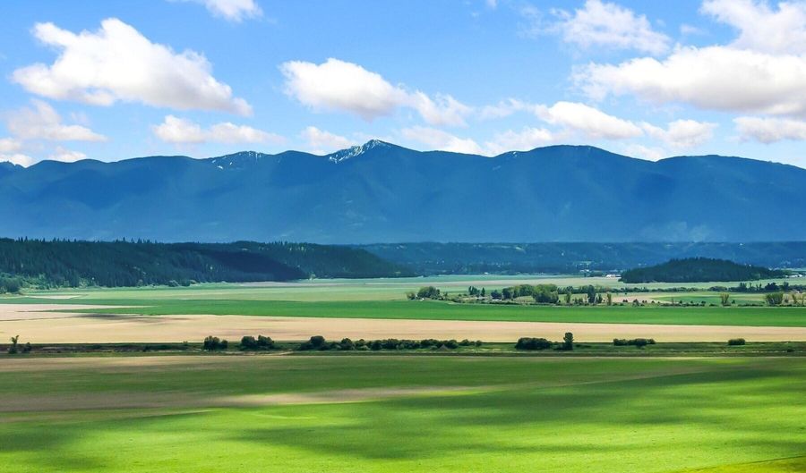 4456 Westside Rd, Bonners Ferry, ID 83805 - 5 Beds, 4 Bath