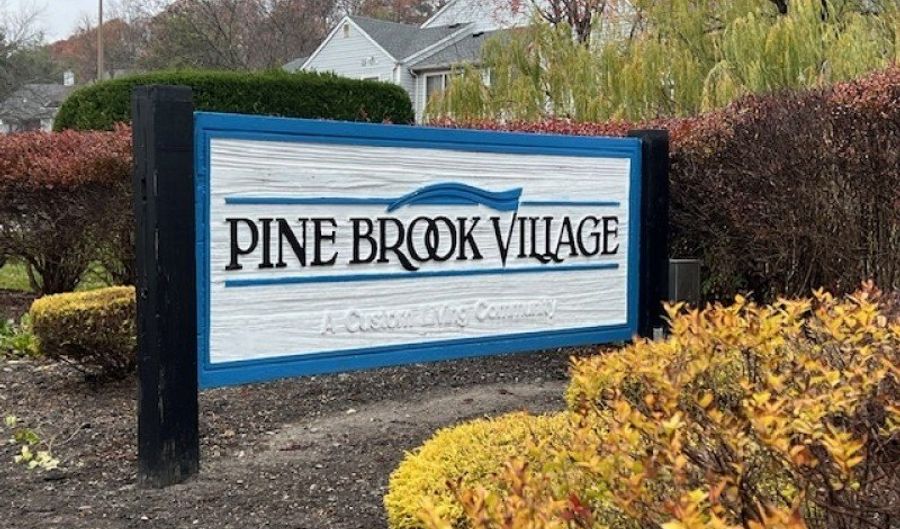 61 Stonyridge Dr, Bayonne, NJ 07035 - 3 Beds, 2 Bath