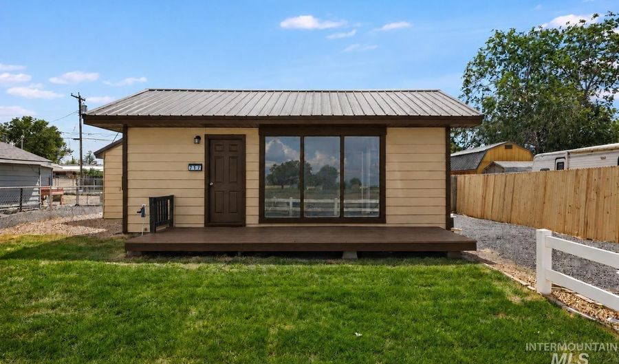 717 7th Ave N, Buhl, ID 83316 - 2 Beds, 1 Bath