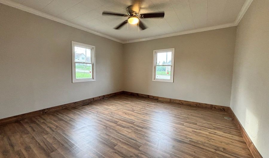 513 W Washington St, Alexandria, IN 46001 - 2 Beds, 1 Bath